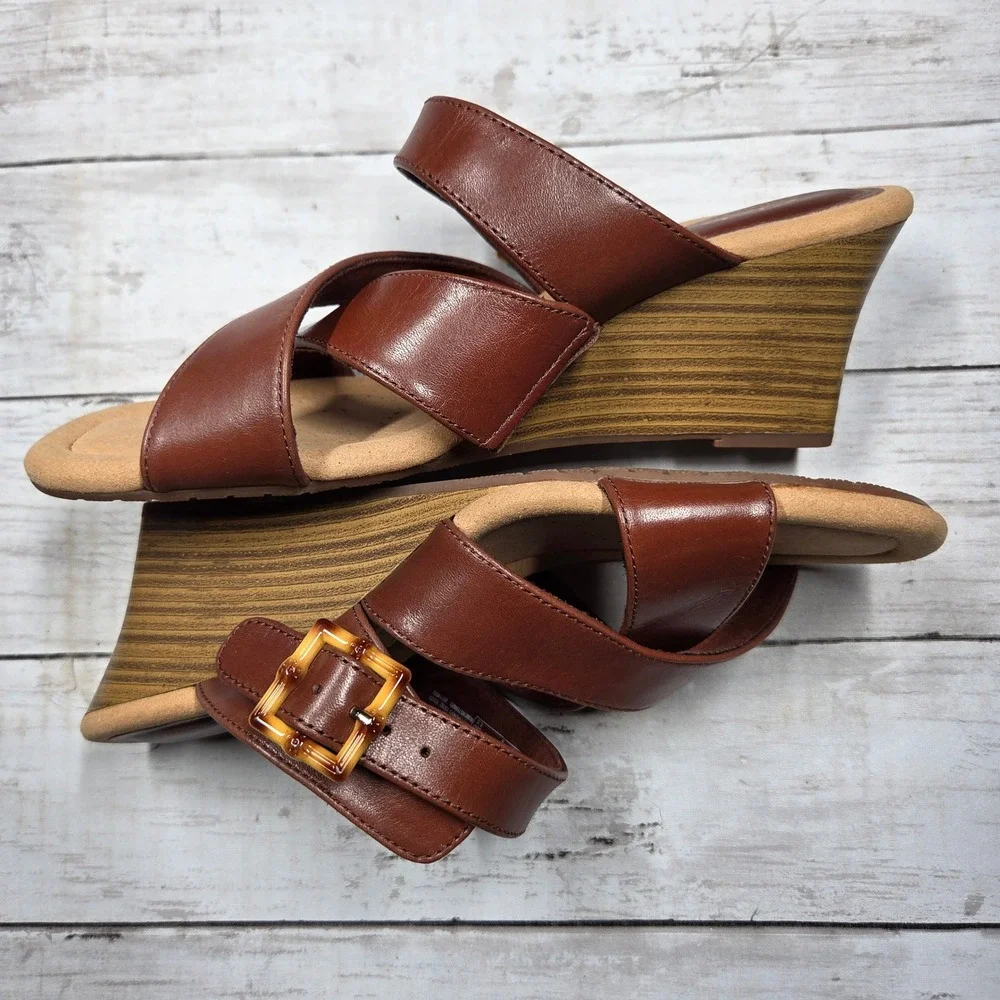 Clarks Collection Ultimate Comfort Wedge Sandal Women 10M Brown Leather Buckle